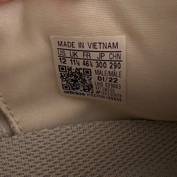 Adidas | Tyshawn Mid Off-White skate shoes - Picture 14 of 14